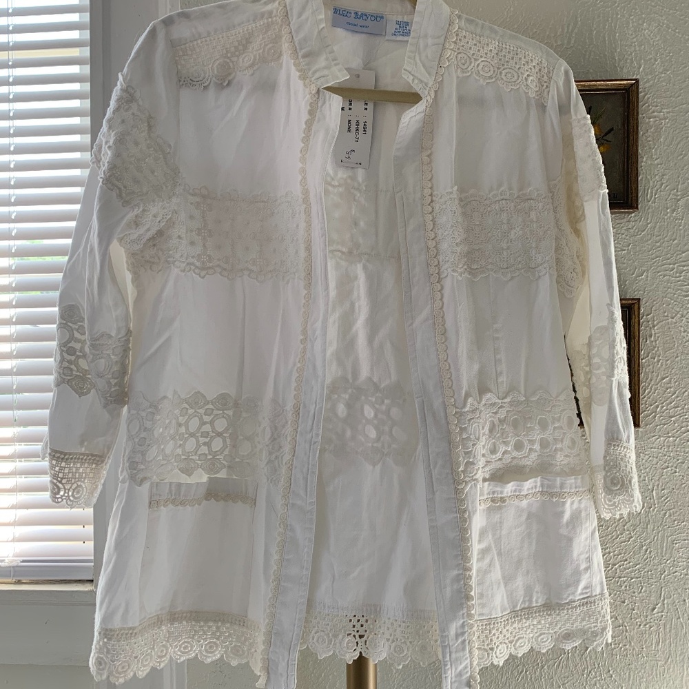 White Cotton/Lace jacket - Size L